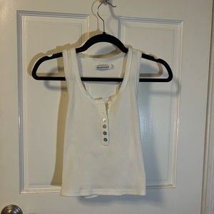 Cropped thick white tank